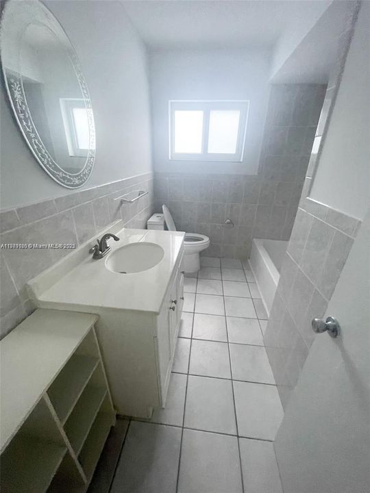 合同活跃: $4,300 (3 贝兹, 2 浴室, 1882 平方英尺)