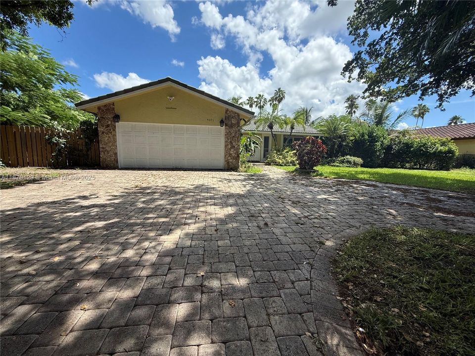 Недавно продано: $650,000 (3 спален, 2 ванн, 1791 Квадратных фут)