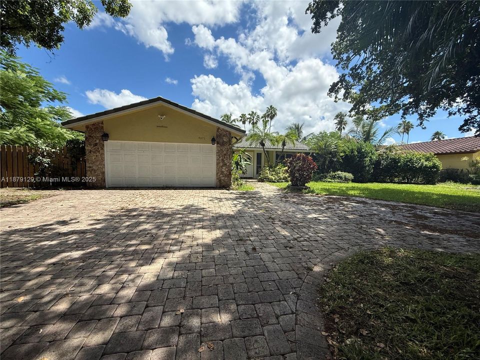 Недавно продано: $650,000 (3 спален, 2 ванн, 1791 Квадратных фут)