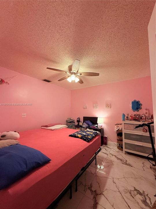 Недавно продано: $650,000 (3 спален, 2 ванн, 1791 Квадратных фут)