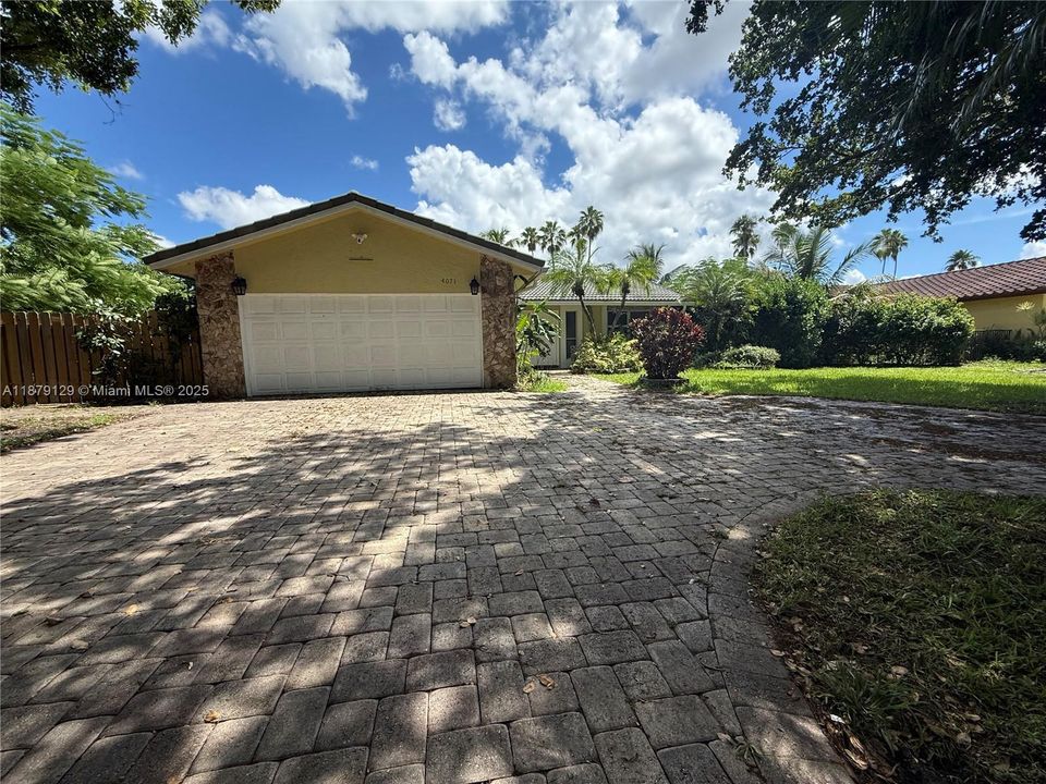 Недавно продано: $650,000 (3 спален, 2 ванн, 1791 Квадратных фут)