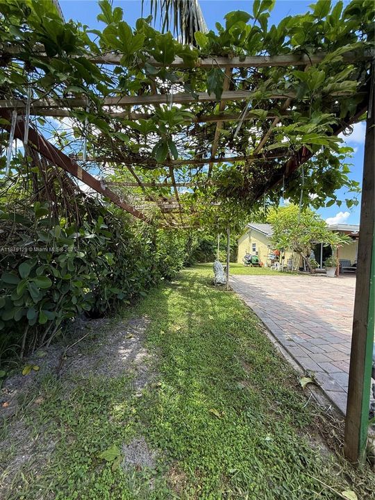 Недавно продано: $650,000 (3 спален, 2 ванн, 1791 Квадратных фут)