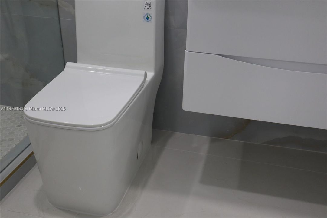 合同活跃: $2,890 (3 贝兹, 2 浴室, 1340 平方英尺)