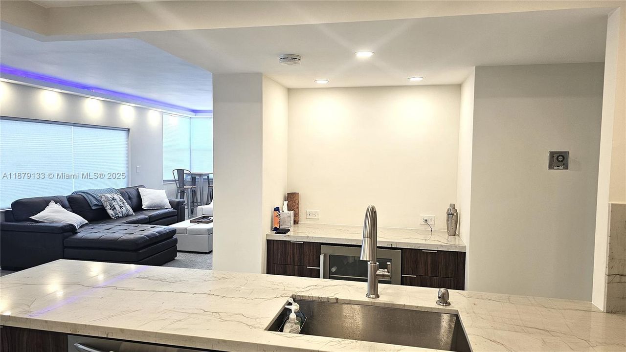 Active With Contract: $5,500 (2 beds, 2 baths, 1275 Square Feet)