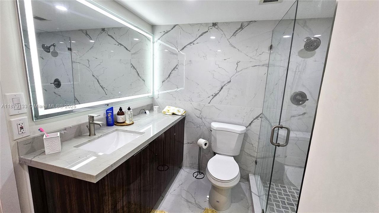 Active With Contract: $5,500 (2 beds, 2 baths, 1275 Square Feet)