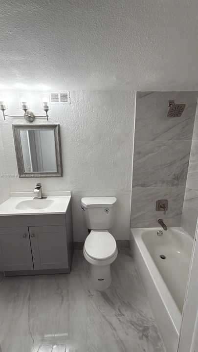 Active With Contract: $1,590 (1 beds, 1 baths, 740 Square Feet)