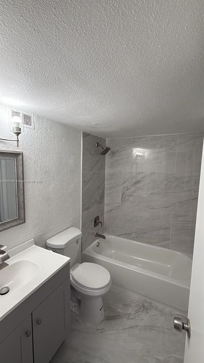 Active With Contract: $1,590 (1 beds, 1 baths, 740 Square Feet)