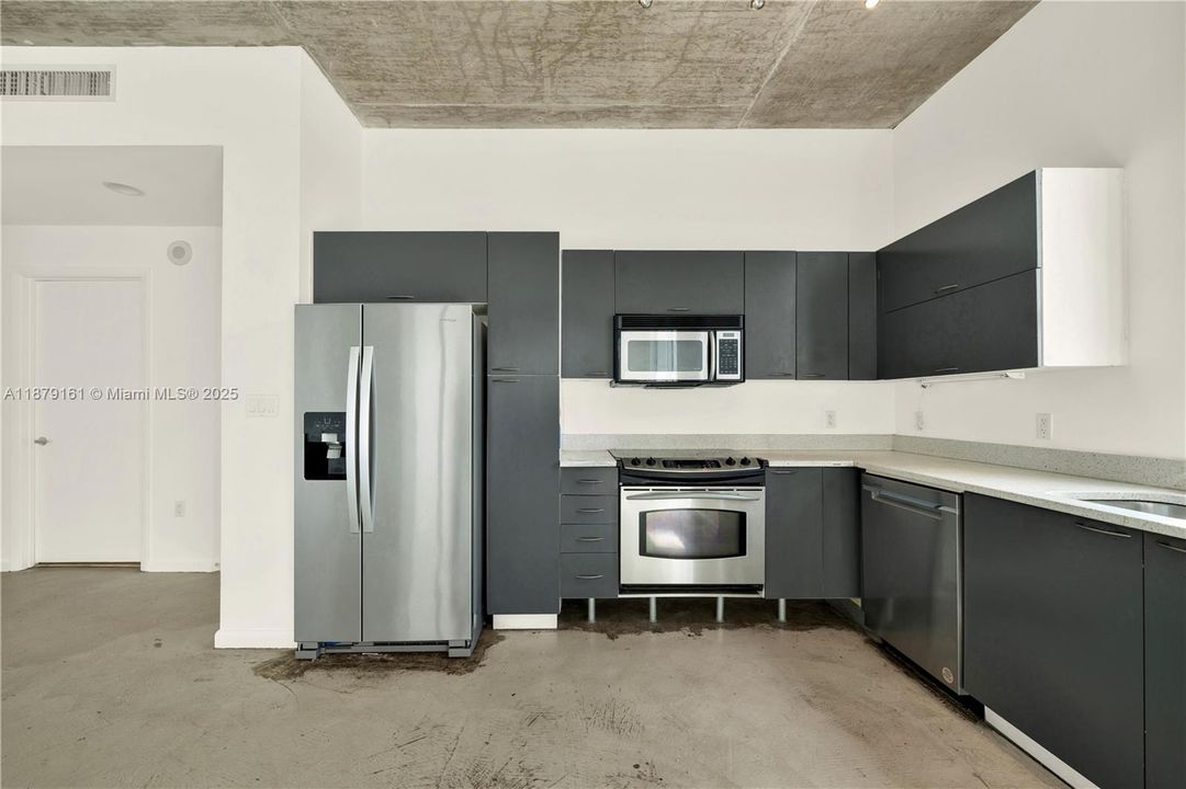 待售: $430,000 (2 贝兹, 2 浴室, 1056 平方英尺)