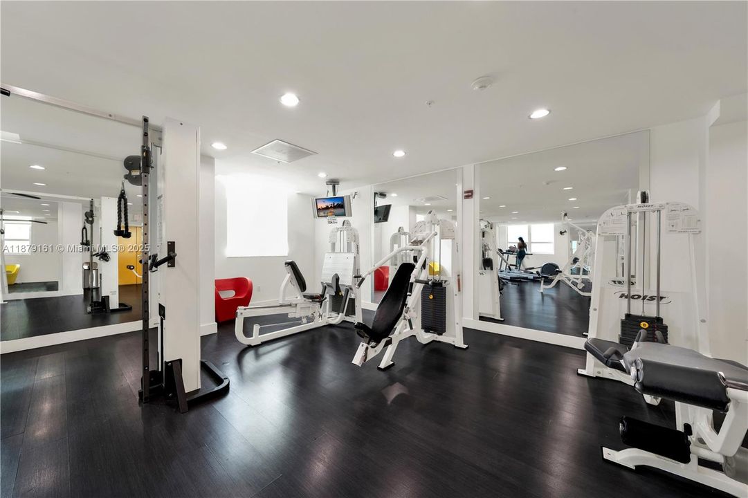 待售: $430,000 (2 贝兹, 2 浴室, 1056 平方英尺)