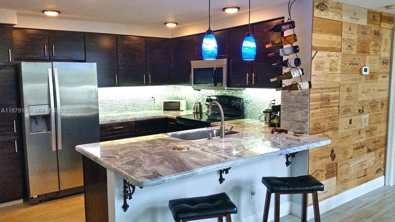 На продажу: $725,000 (2 спален, 2 ванн, 1263 Квадратных фут)