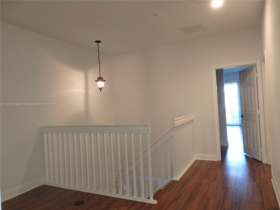 Recientemente alquilado: $3,500 (4 camas, 3 baños, 2320 Pies cuadrados)