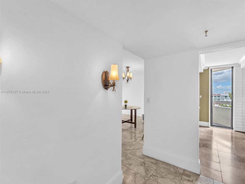 Active With Contract: $3,400 (2 beds, 2 baths, 1145 Square Feet)