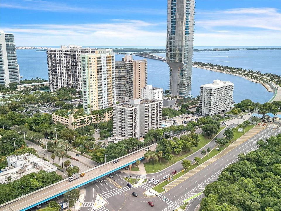 Active With Contract: $3,400 (2 beds, 2 baths, 1145 Square Feet)