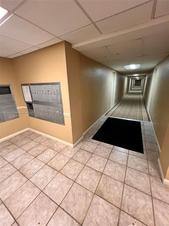 Active With Contract: $255,000 (2 beds, 2 baths, 983 Square Feet)