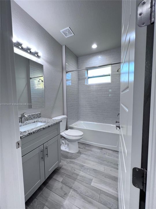 待售: $299,900 (3 贝兹, 2 浴室, 1536 平方英尺)