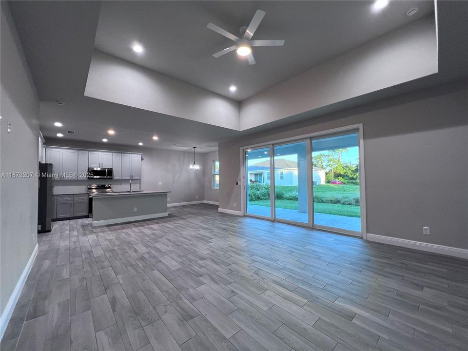 待售: $299,900 (3 贝兹, 2 浴室, 1536 平方英尺)