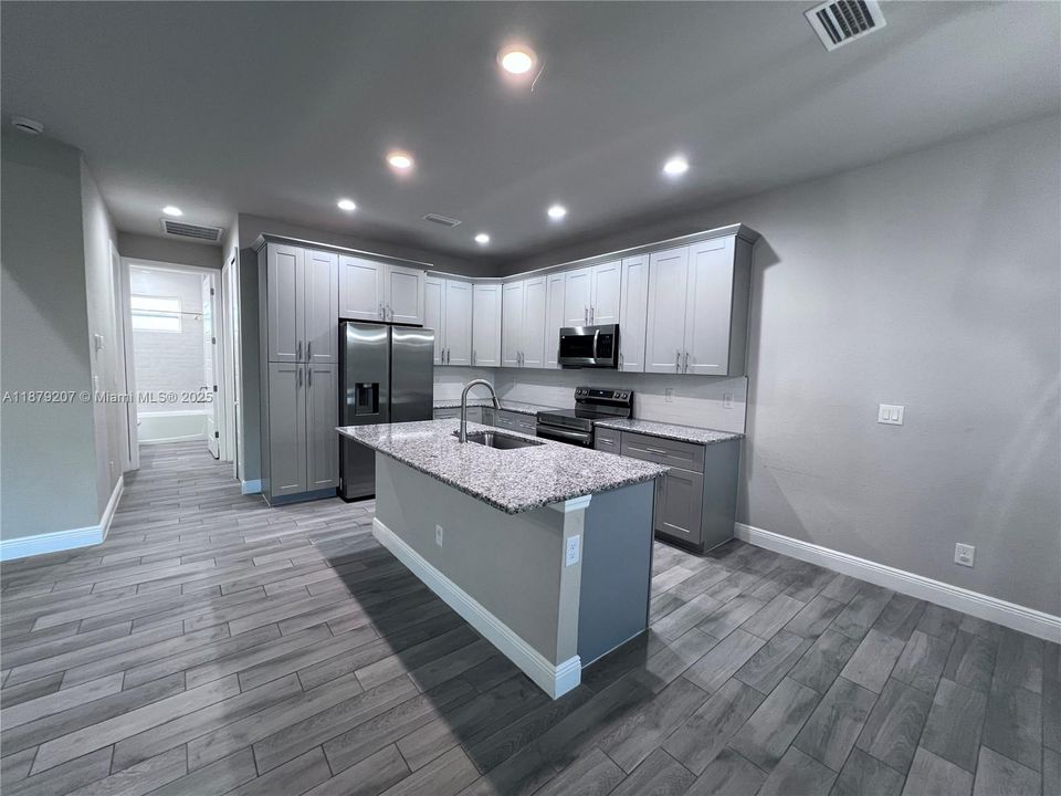 待售: $299,900 (3 贝兹, 2 浴室, 1536 平方英尺)