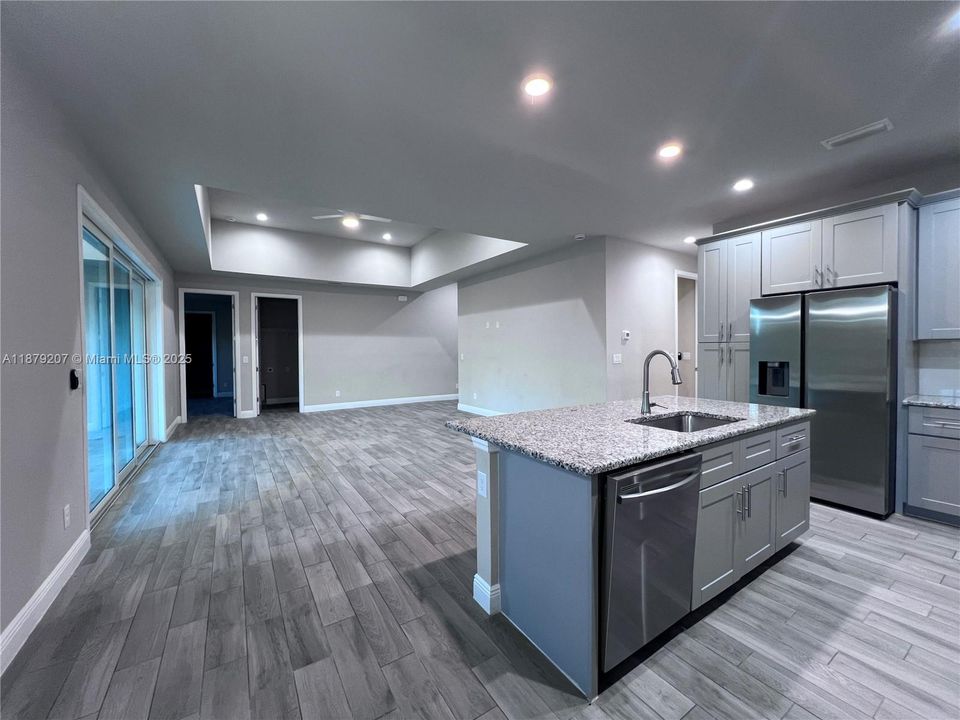 待售: $299,900 (3 贝兹, 2 浴室, 1536 平方英尺)