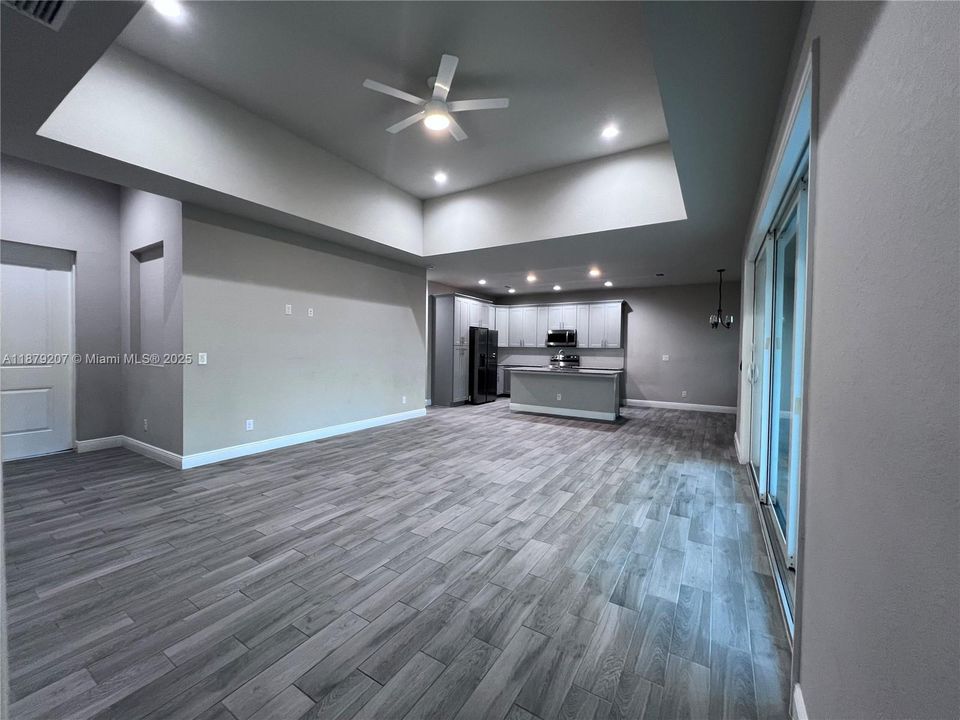 待售: $299,900 (3 贝兹, 2 浴室, 1536 平方英尺)