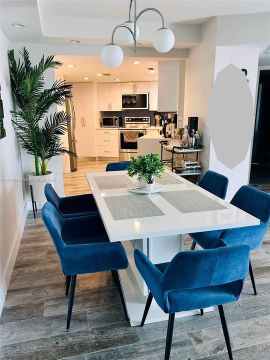 Recently Sold: $479,000 (2 beds, 2 baths, 1165 Square Feet)