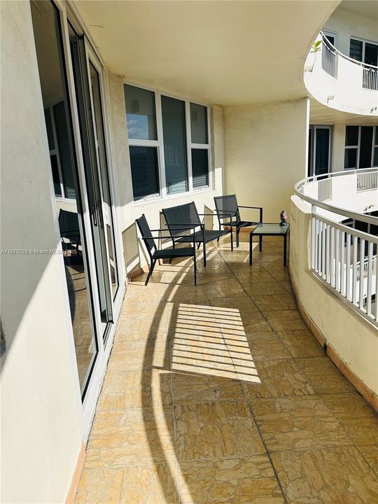 Recently Sold: $479,000 (2 beds, 2 baths, 1165 Square Feet)