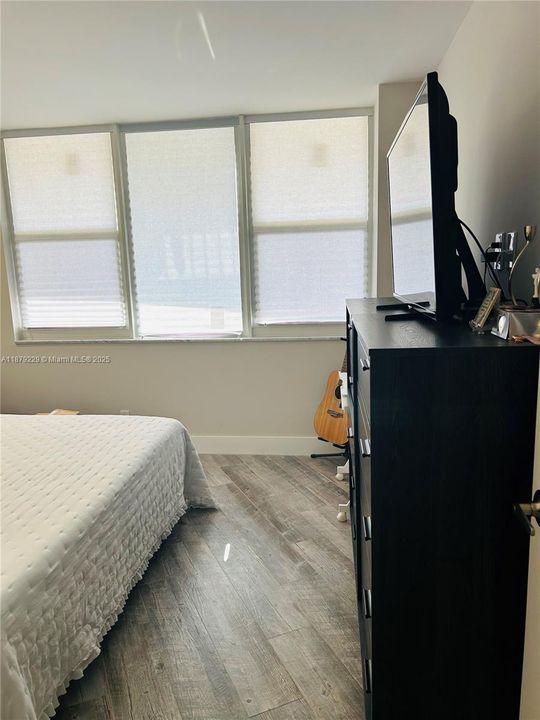 Secondary Bedroom Pic #2