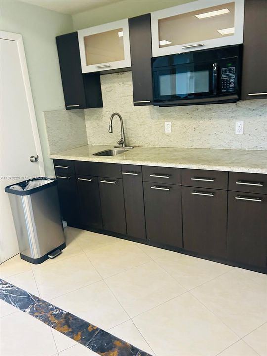 Social/Gathering Room Kitchen