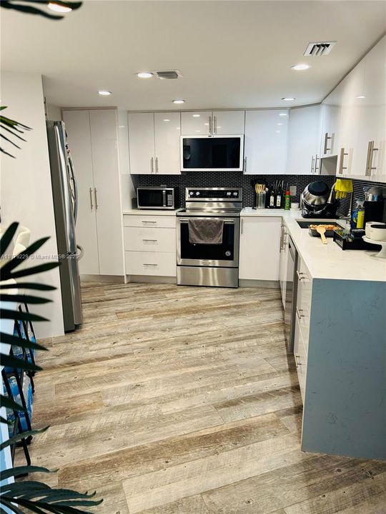 Recently Sold: $479,000 (2 beds, 2 baths, 1165 Square Feet)