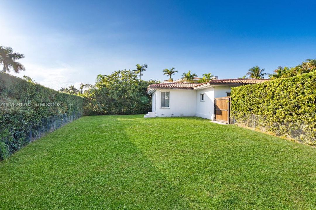 For Rent: $7,900 (3 beds, 3 baths, 1824 Square Feet)