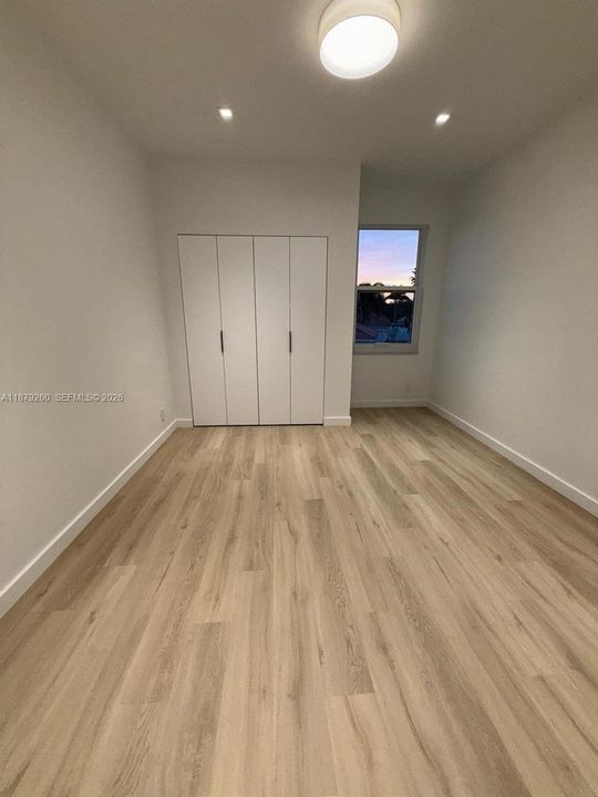 В аренду: $11,500 (5 спален, 4 ванн, 3698 Квадратных фут)