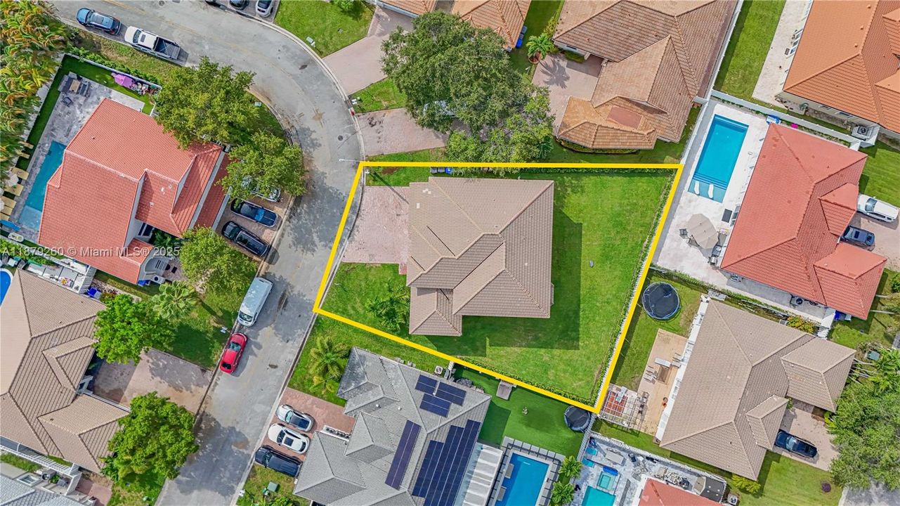 В аренду: $12,500 (5 спален, 4 ванн, 3698 Квадратных фут)