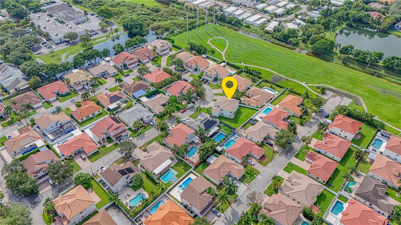 В аренду: $12,500 (5 спален, 4 ванн, 3698 Квадратных фут)