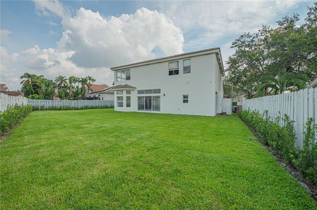 В аренду: $12,500 (5 спален, 4 ванн, 3698 Квадратных фут)