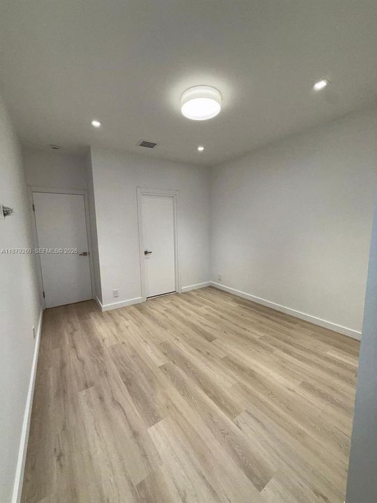 В аренду: $11,500 (5 спален, 4 ванн, 3698 Квадратных фут)