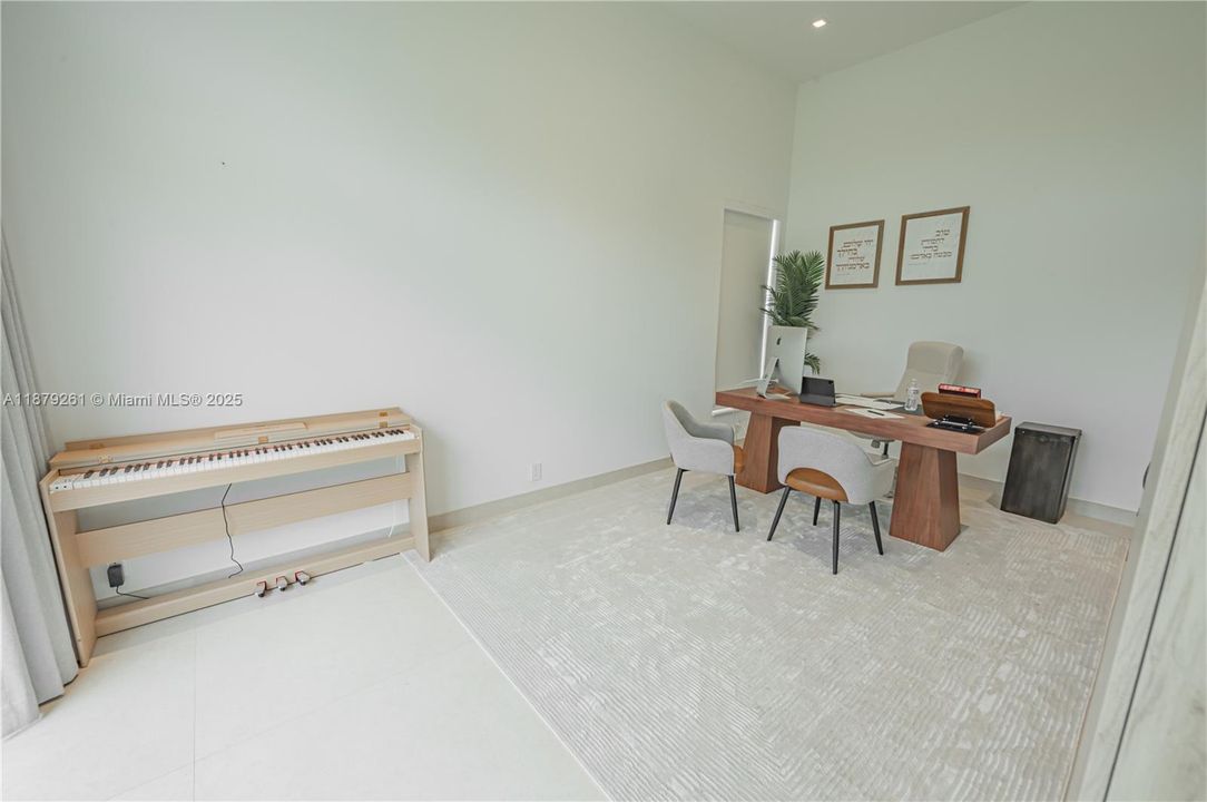 待售: $1,680,000 (5 贝兹, 3 浴室, 2437 平方英尺)