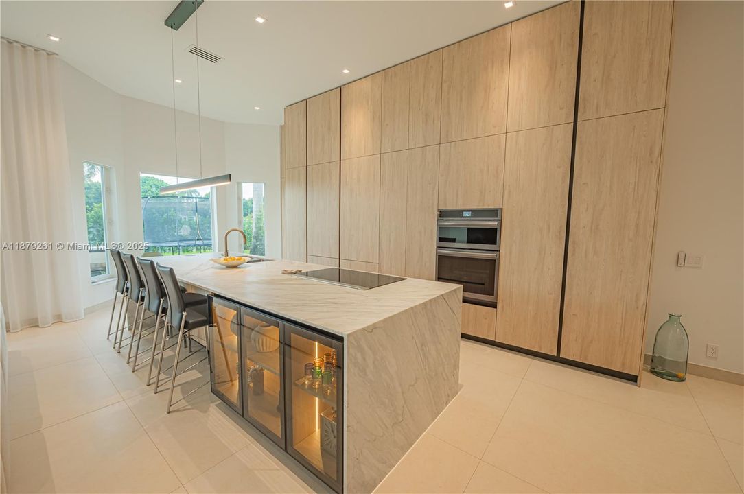 待售: $1,680,000 (5 贝兹, 3 浴室, 2437 平方英尺)