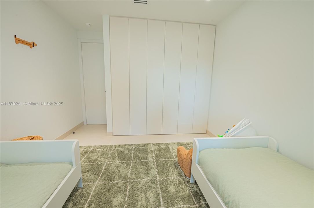 待售: $1,680,000 (5 贝兹, 3 浴室, 2437 平方英尺)