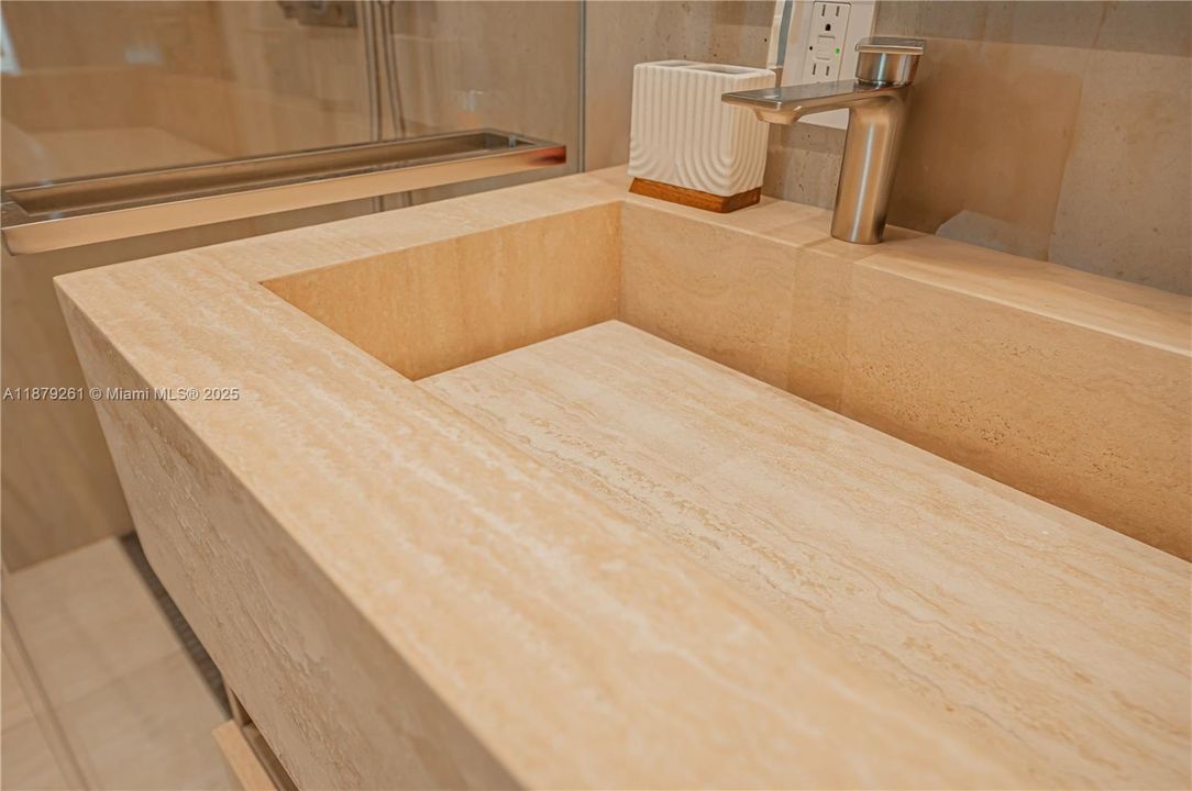 待售: $1,680,000 (5 贝兹, 3 浴室, 2437 平方英尺)