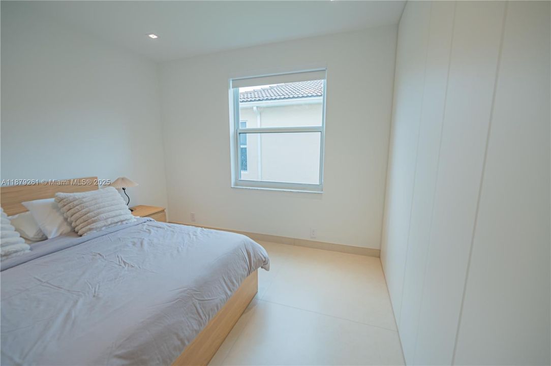 待售: $1,680,000 (5 贝兹, 3 浴室, 2437 平方英尺)