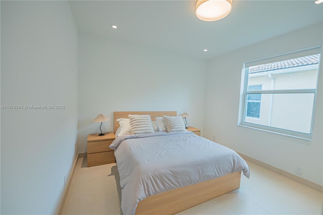 待售: $1,680,000 (5 贝兹, 3 浴室, 2437 平方英尺)