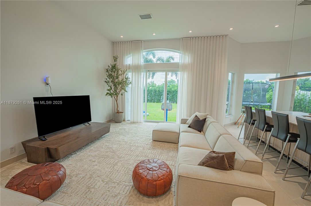 待售: $1,680,000 (5 贝兹, 3 浴室, 2437 平方英尺)