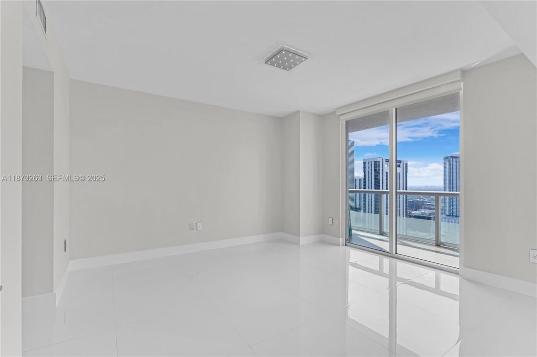 En Venta: $749,500 (2 camas, 2 baños, 1256 Pies cuadrados)