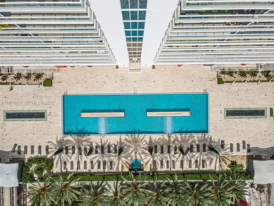 En Venta: $749,500 (2 camas, 2 baños, 1256 Pies cuadrados)