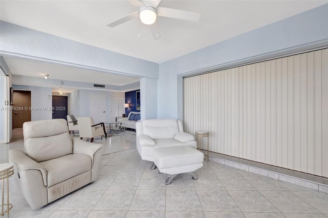 For Sale: $340,000 (2 beds, 2 baths, 1350 Square Feet)