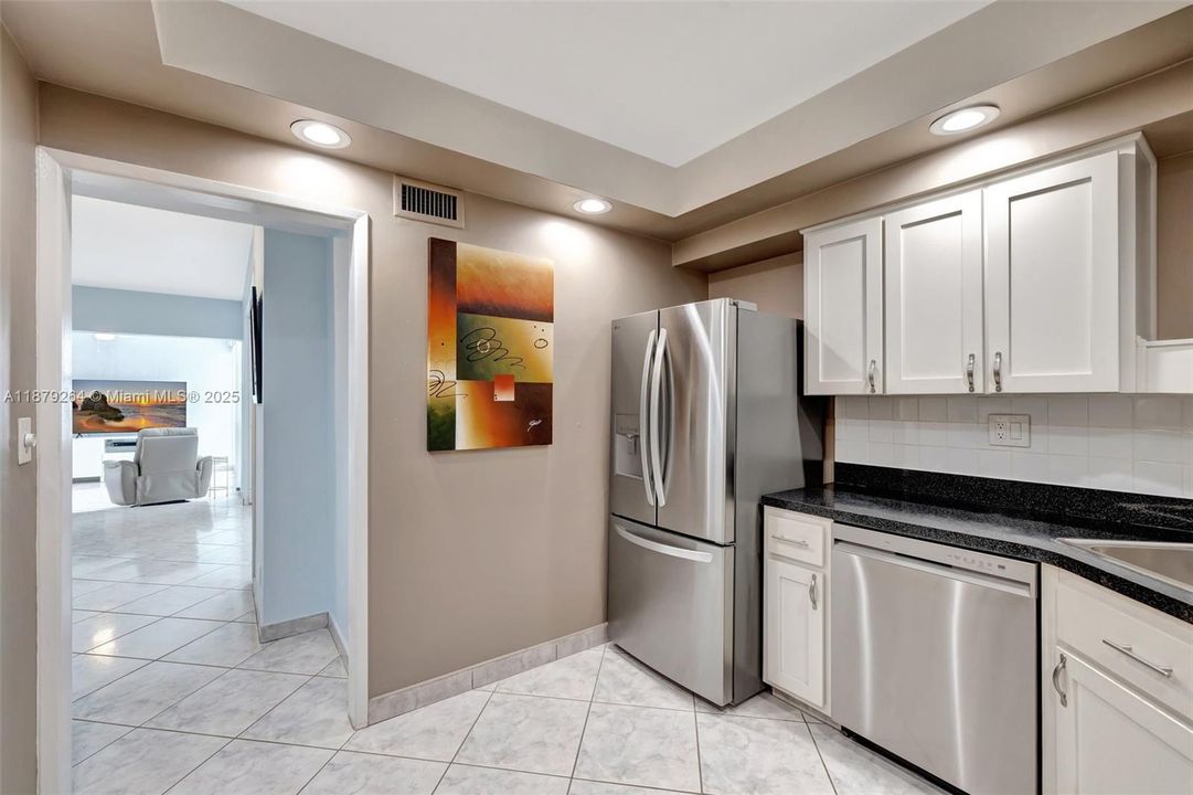 For Sale: $340,000 (2 beds, 2 baths, 1350 Square Feet)