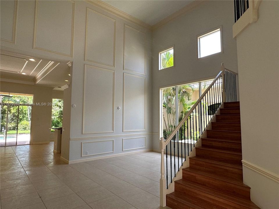 En Renta: $8,250 (5 camas, 5 baños, 4042 Pies cuadrados)