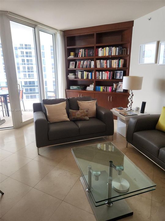 For Sale: $1,990,000 (2 beds, 2 baths, 1550 Square Feet)