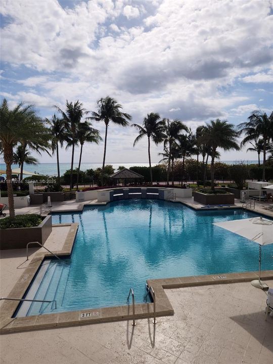 For Sale: $1,990,000 (2 beds, 2 baths, 1550 Square Feet)