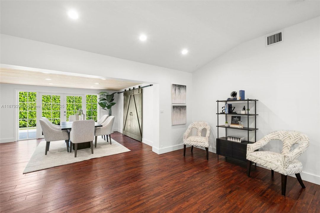 待售: $889,000 (3 贝兹, 2 浴室, 1728 平方英尺)