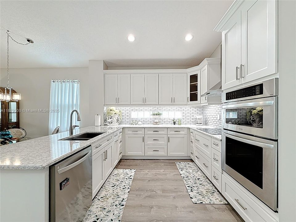 最近售出: $750,000 (4 贝兹, 2 浴室, 2274 平方英尺)